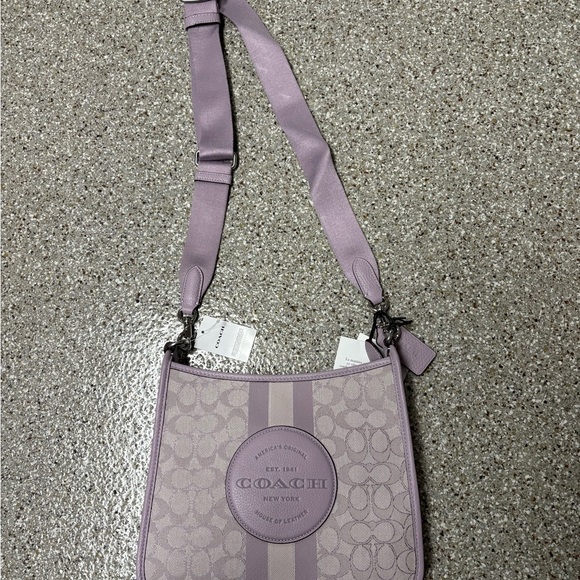 Coach Light Purple Signature Shoulder Bag - Picture 4 of 7